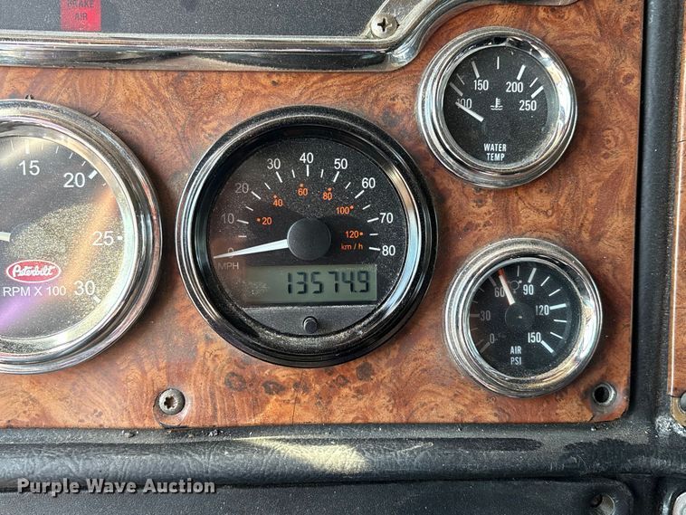 image for item EM0523 2001 Peterbilt 379 semi truck