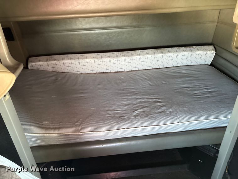 image for item EM0523 2001 Peterbilt 379 semi truck