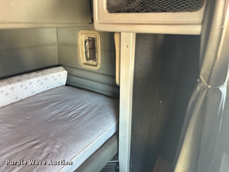 image for item EM0523 2001 Peterbilt 379 semi truck