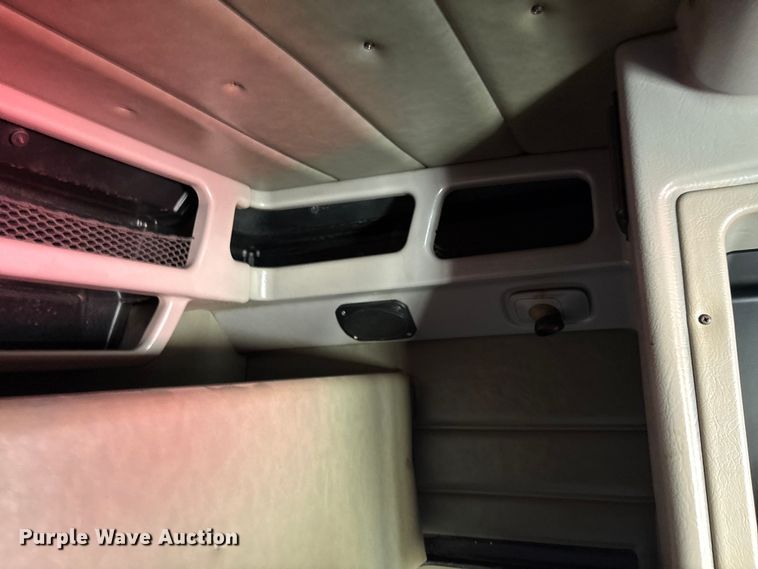 image for item EM0523 2001 Peterbilt 379 semi truck