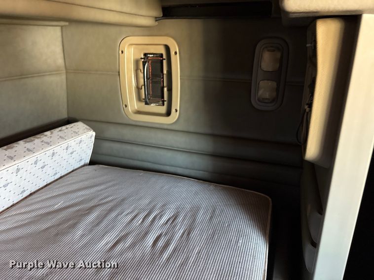 image for item EM0523 2001 Peterbilt 379 semi truck