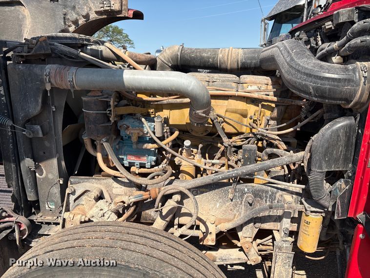 image for item EM0523 2001 Peterbilt 379 semi truck