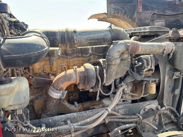 image for item EM0523 2001 Peterbilt 379 semi truck