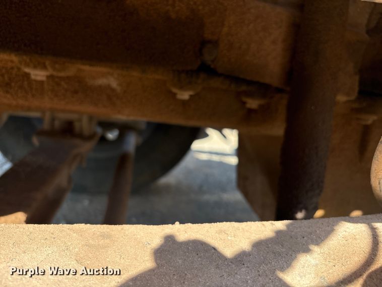 image for item EM0523 2001 Peterbilt 379 semi truck