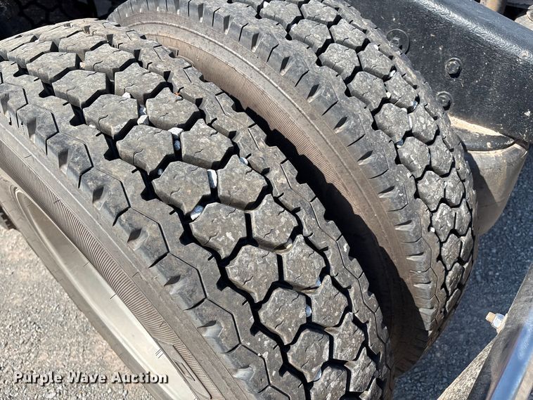 image for item EM0523 2001 Peterbilt 379 semi truck