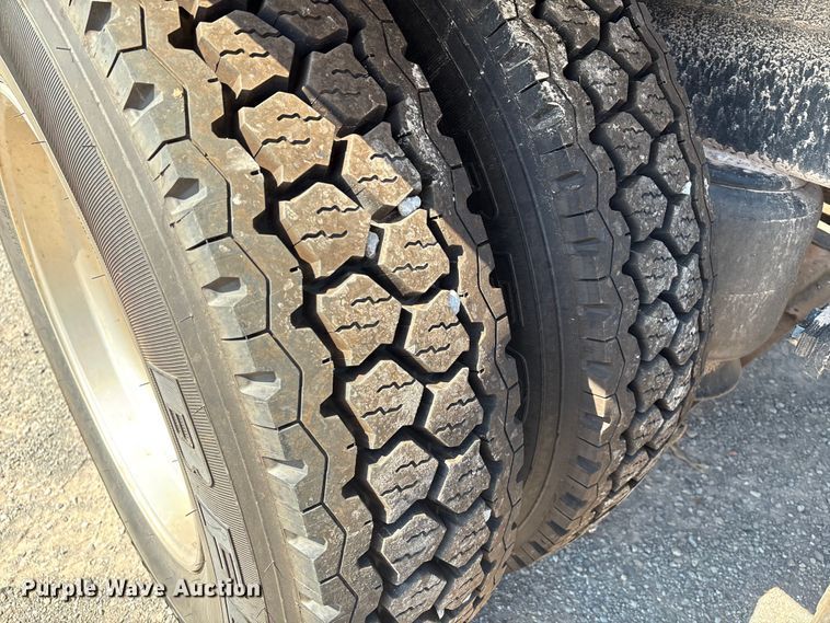 image for item EM0523 2001 Peterbilt 379 semi truck