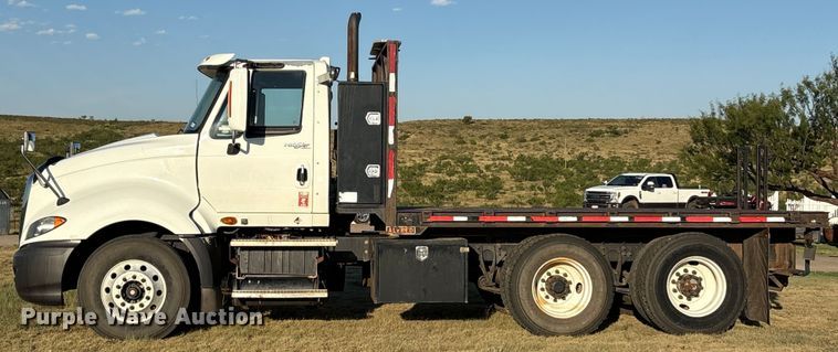 image for item EM0524 2009 International Pro Star flatbed truck