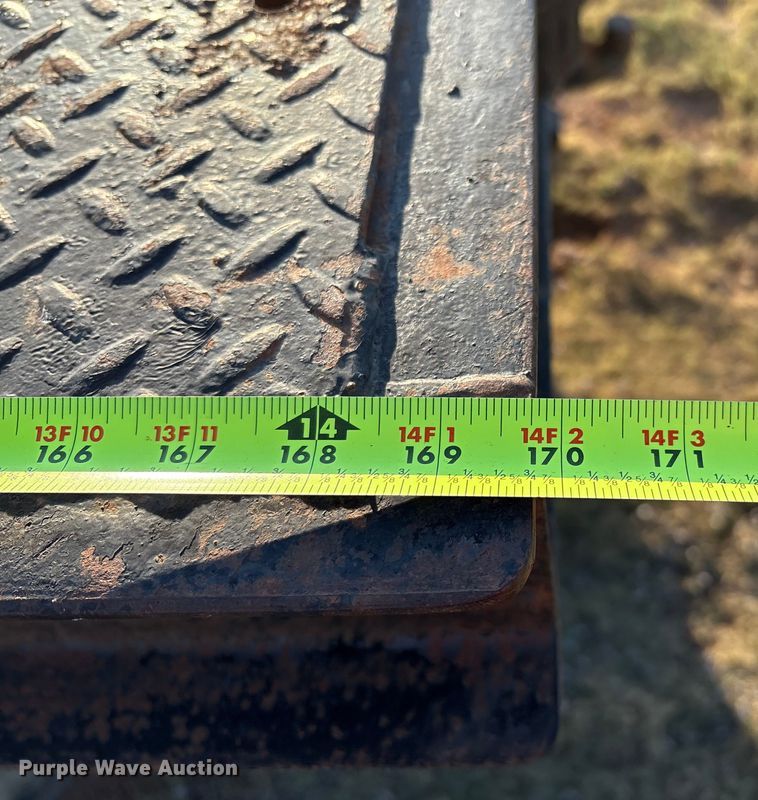 image for item EM0524 2009 International Pro Star flatbed truck