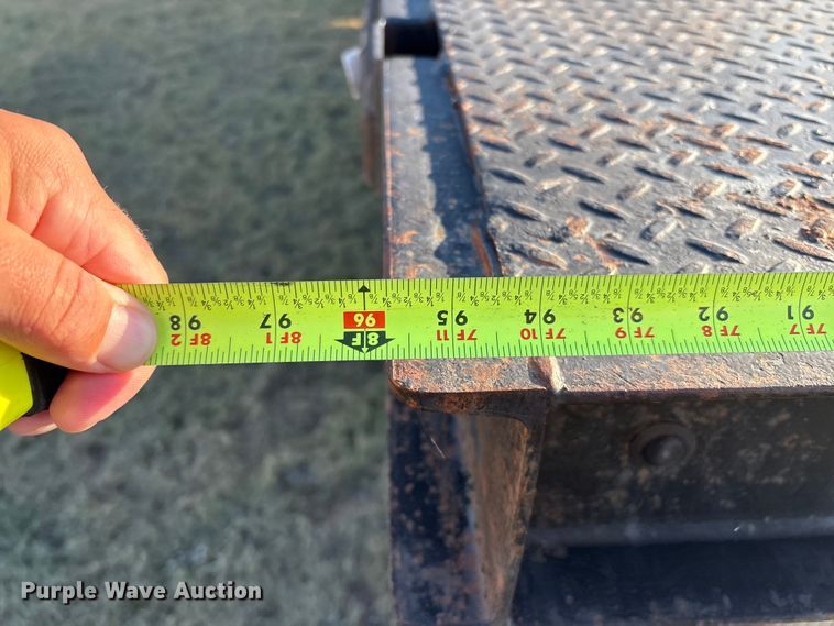 image for item EM0524 2009 International Pro Star flatbed truck