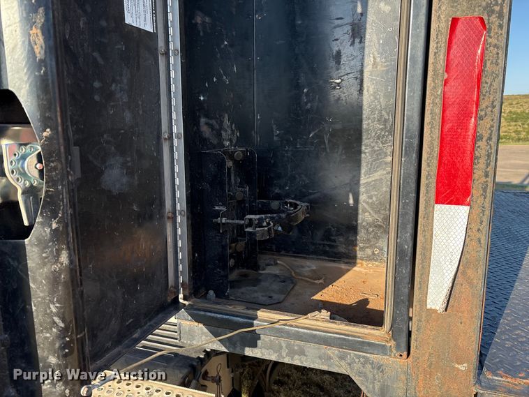 image for item EM0524 2009 International Pro Star flatbed truck