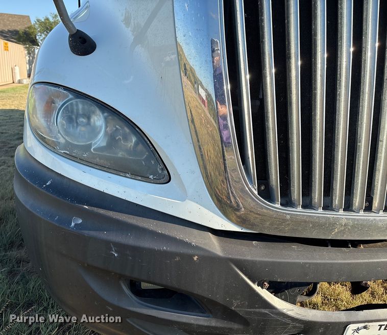 image for item EM0524 2009 International Pro Star flatbed truck