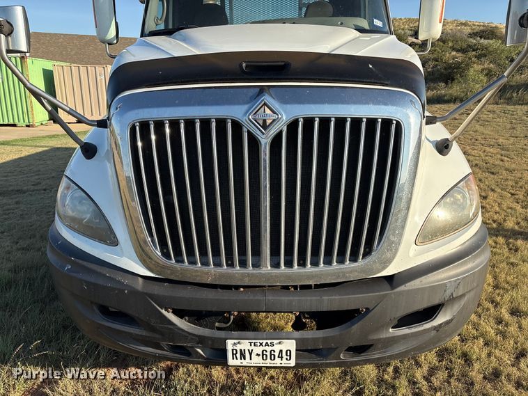 image for item EM0524 2009 International Pro Star flatbed truck