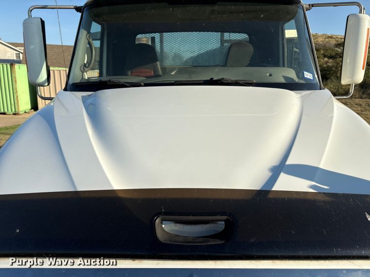 image for item EM0524 2009 International Pro Star flatbed truck