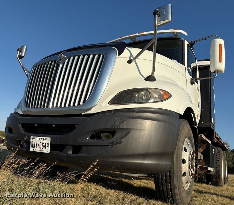 image for item EM0524 2009 International Pro Star flatbed truck
