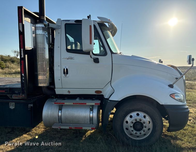 image for item EM0524 2009 International Pro Star flatbed truck