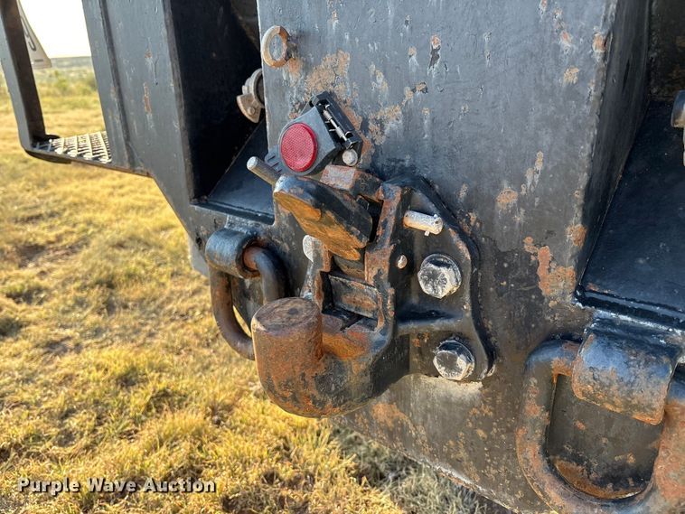 image for item EM0524 2009 International Pro Star flatbed truck