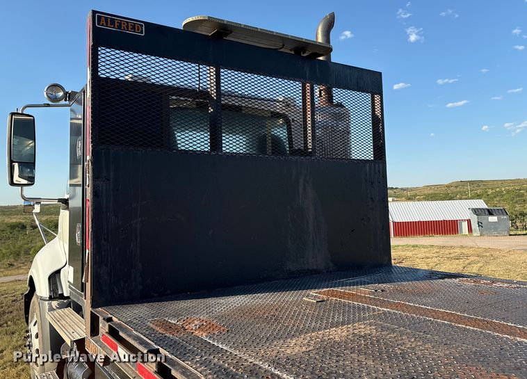 image for item EM0524 2009 International Pro Star flatbed truck