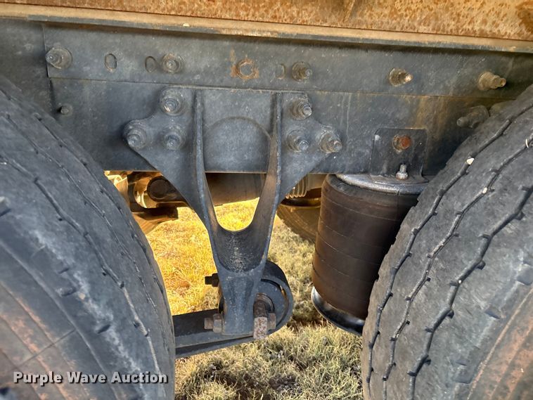 image for item EM0524 2009 International Pro Star flatbed truck