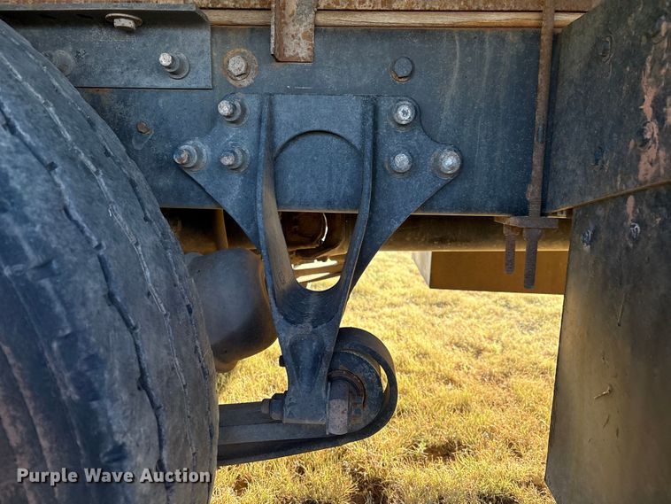 image for item EM0524 2009 International Pro Star flatbed truck