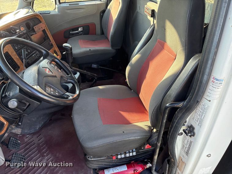 image for item EM0524 2009 International Pro Star flatbed truck