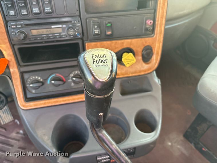 image for item EM0524 2009 International Pro Star flatbed truck