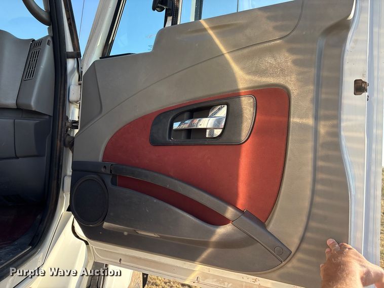 image for item EM0524 2009 International Pro Star flatbed truck