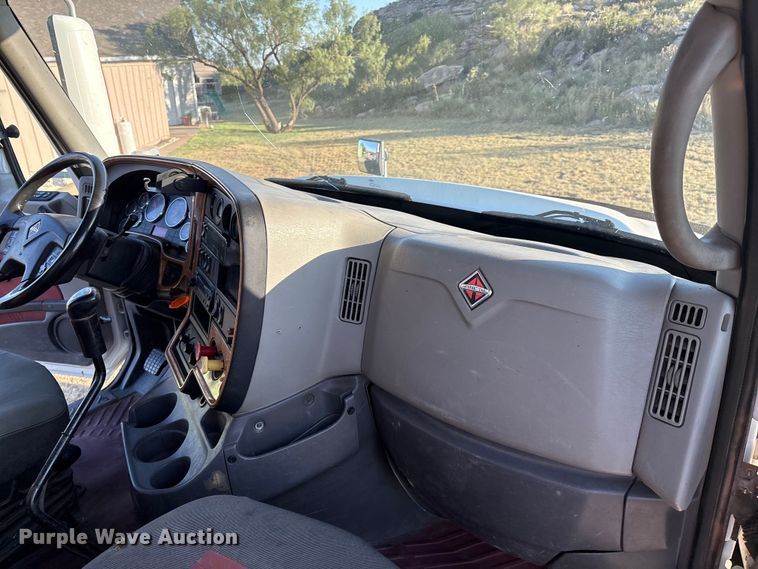 image for item EM0524 2009 International Pro Star flatbed truck