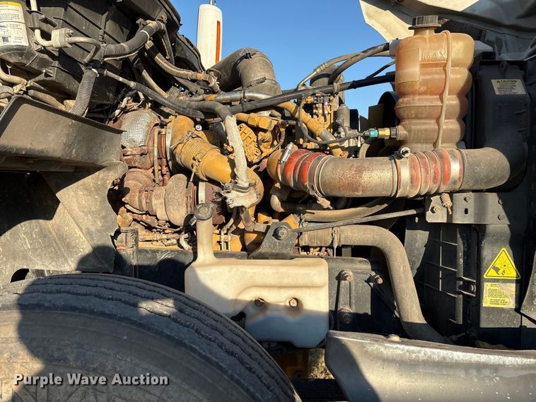 image for item EM0524 2009 International Pro Star flatbed truck