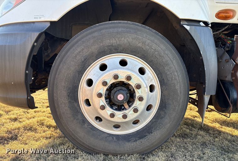 image for item EM0524 2009 International Pro Star flatbed truck