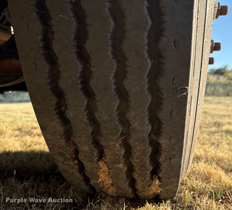 image for item EM0524 2009 International Pro Star flatbed truck