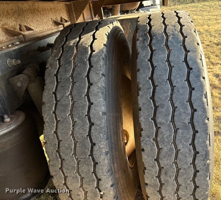 image for item EM0524 2009 International Pro Star flatbed truck