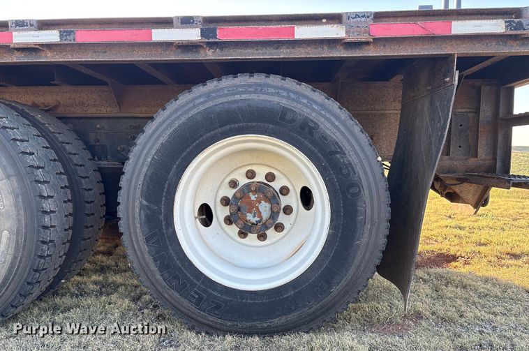 image for item EM0524 2009 International Pro Star flatbed truck