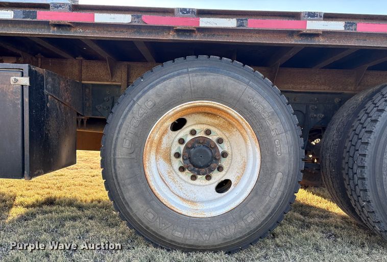 image for item EM0524 2009 International Pro Star flatbed truck