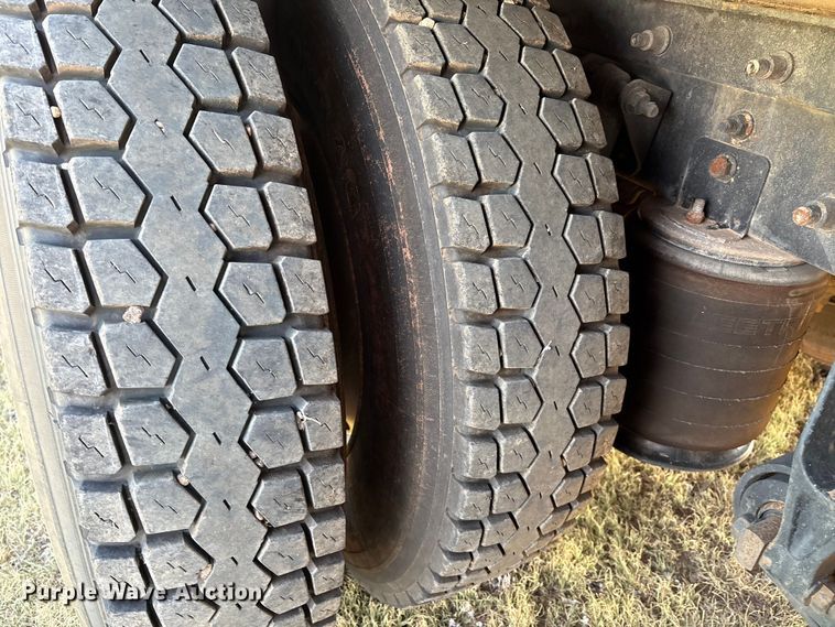 image for item EM0524 2009 International Pro Star flatbed truck