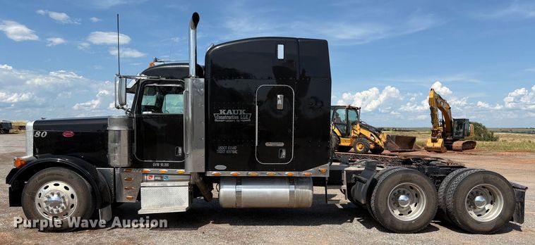 image for item EM0537 2006 Peterbilt 379 semi truck