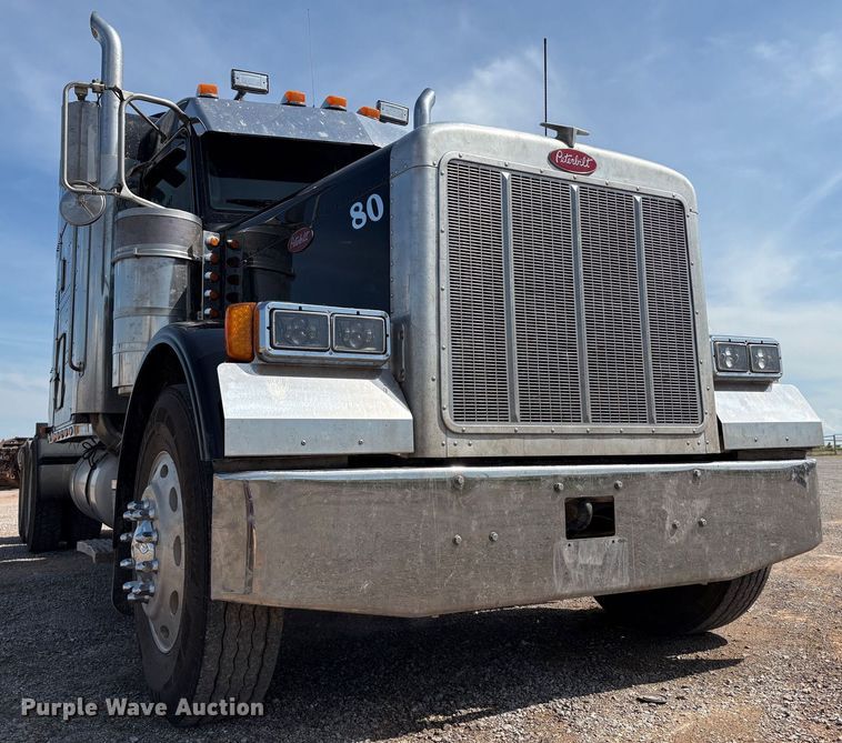 image for item EM0537 2006 Peterbilt 379 semi truck