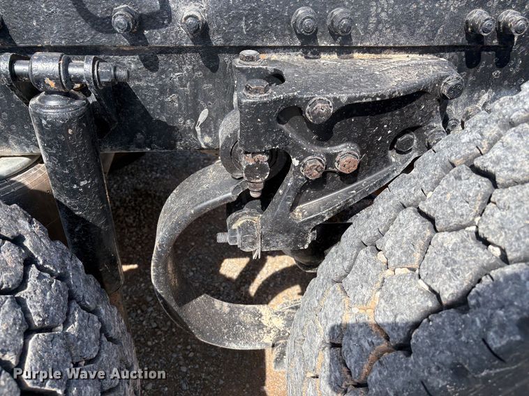 image for item EM0537 2006 Peterbilt 379 semi truck