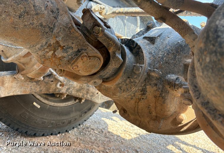 image for item EM0537 2006 Peterbilt 379 semi truck