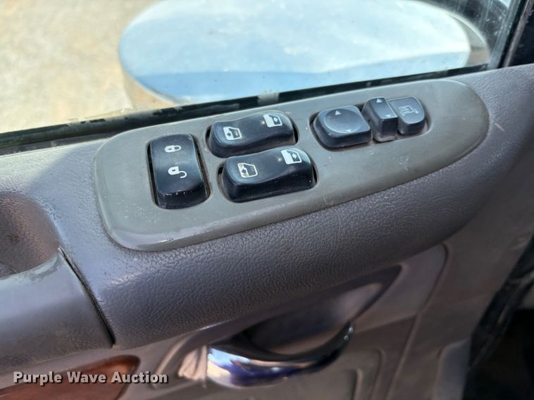 image for item EM0537 2006 Peterbilt 379 semi truck