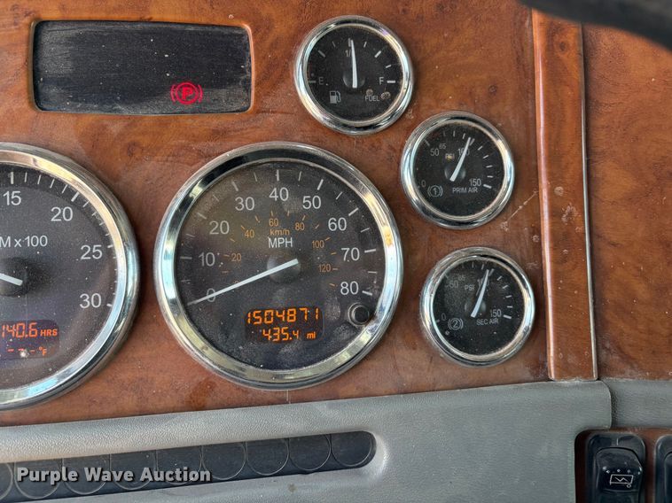 image for item EM0537 2006 Peterbilt 379 semi truck