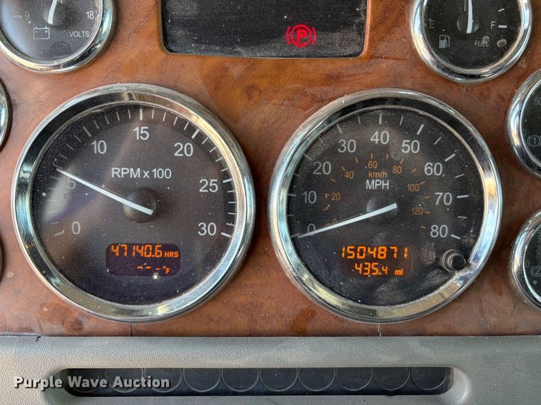 image for item EM0537 2006 Peterbilt 379 semi truck