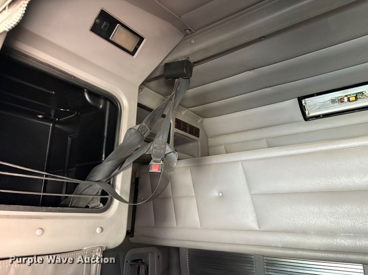 image for item EM0537 2006 Peterbilt 379 semi truck