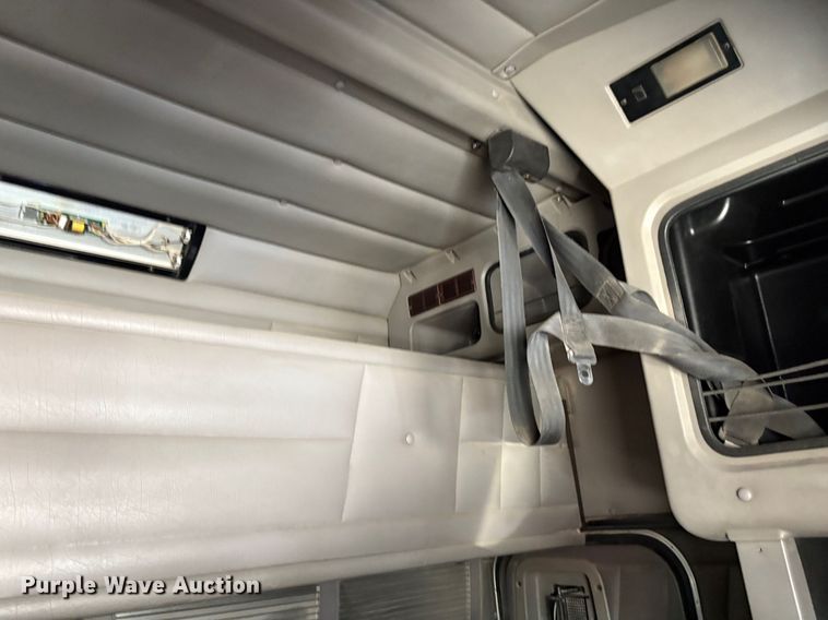 image for item EM0537 2006 Peterbilt 379 semi truck