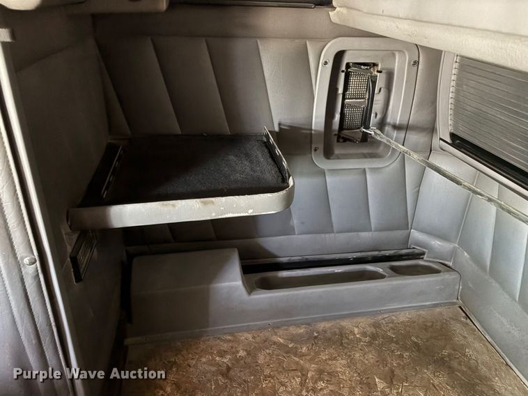 image for item EM0537 2006 Peterbilt 379 semi truck