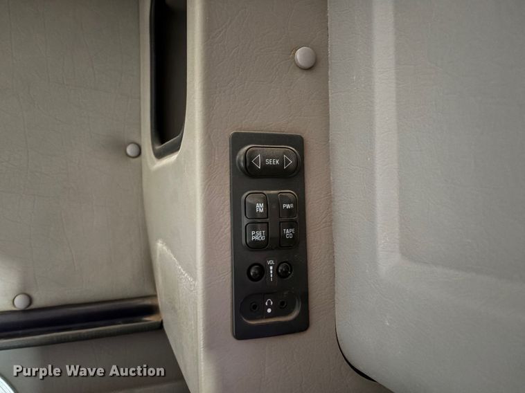 image for item EM0537 2006 Peterbilt 379 semi truck