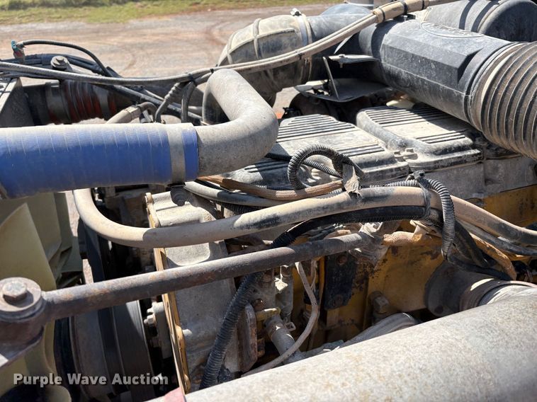 image for item EM0537 2006 Peterbilt 379 semi truck