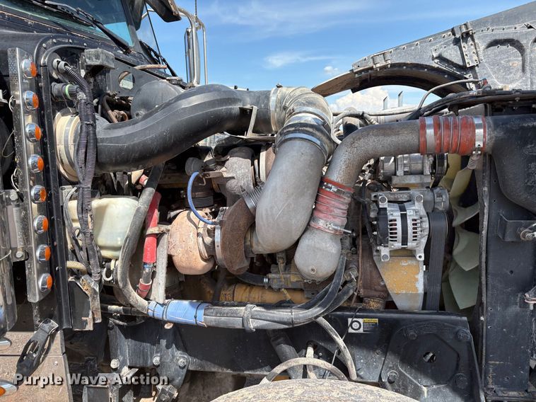 image for item EM0537 2006 Peterbilt 379 semi truck