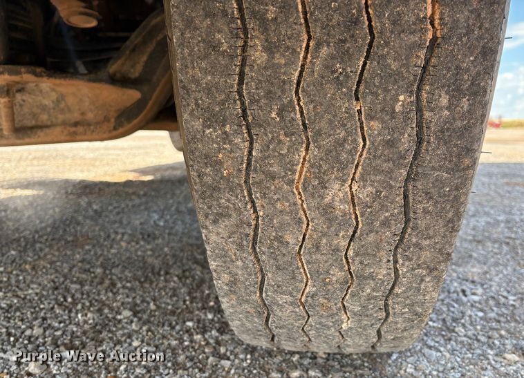 image for item EM0537 2006 Peterbilt 379 semi truck