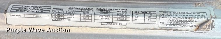 image for item EM0537 2006 Peterbilt 379 semi truck