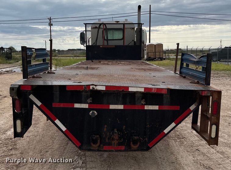 image for item EM0581 2004 Mack CX613 flatbed truck